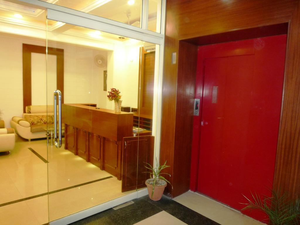 Hotel Sunrise Inn Lucknow Exteriör bild