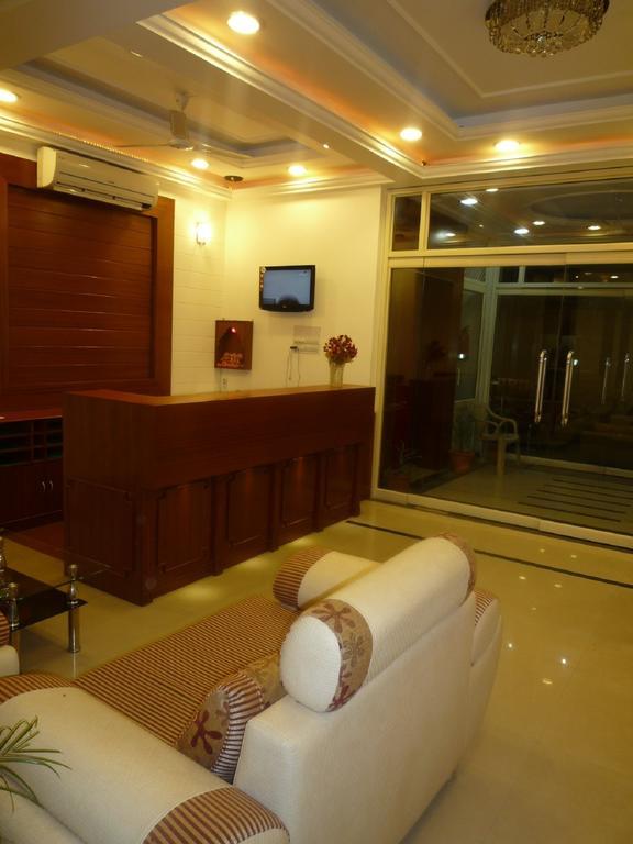 Hotel Sunrise Inn Lucknow Exteriör bild
