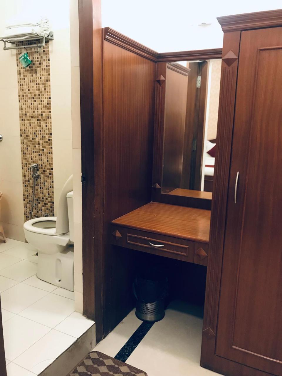 Hotel Sunrise Inn Lucknow Exteriör bild